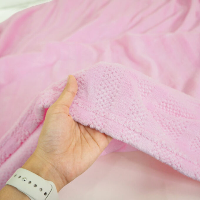 ผ้าห่มเจ๊คการ์ดลายสับปะรด ผ้าห่มนาโน สีชมพู