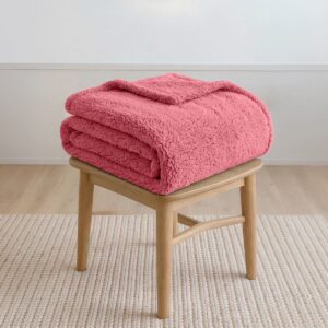 ผ้าห่มขนแกะ 5 ฟุต สีแดง Sherpa Blanket ผ้าห่มขนแกะ 5 ฟุต สีแดง Sherpa Blanket