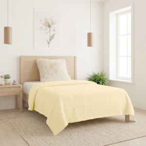 ผ้าห่มแจ๊คการ์ด สีเหลือง Jacquard Blanket ผ้าห่มแจ๊คการ์ด สีเหลือง Jacquard Blanket