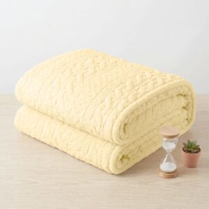 ผ้าห่มแจ๊คการ์ด สีเหลือง Jacquard Blanket ผ้าห่มแจ๊คการ์ด สีเหลือง Jacquard Blanket